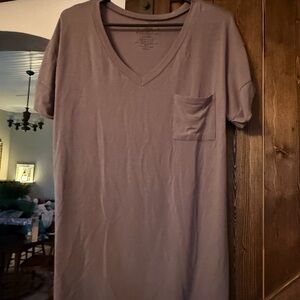 V-Neck Pocket Tee in Taupe